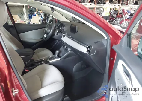 2019 Toyota Yaris Le z USA, uszkodzony, nr VIN 3MYDLBYV4KY519888